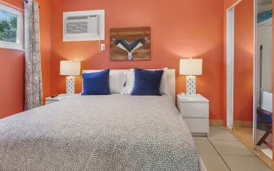 Photo 3 - Beach House Hotel
