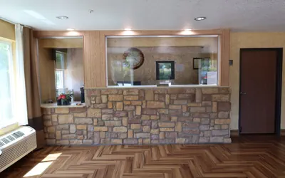 Photo 4 - West Worth Inn and Suites