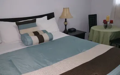 Photo 5 - Delz Bed & Breakfast