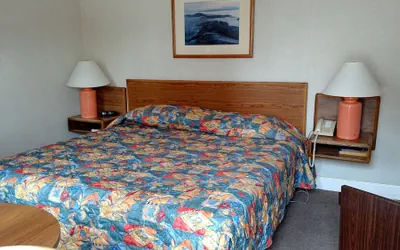 Photo 2 - Spruceglen Inn