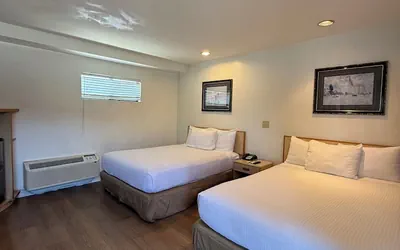 Photo 2 - Jolly Roger Hotel