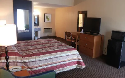 Photo 3 - Diamond Inn and Suites
