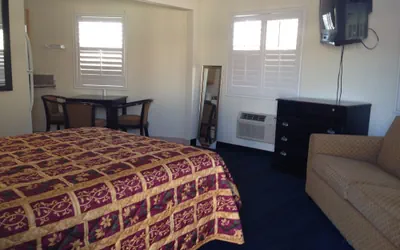 Photo 4 - Budget Inn