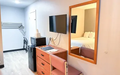Photo 4 - Super 7 Motel