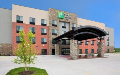 Photo 2 - Holiday Inn Express & Suites Davenport by IHG