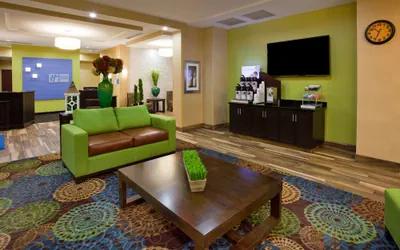Photo 3 - Holiday Inn Express & Suites Davenport by IHG