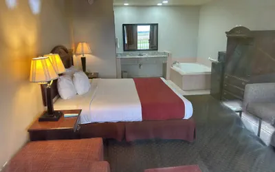 Photo 3 - Howards Inn Motel