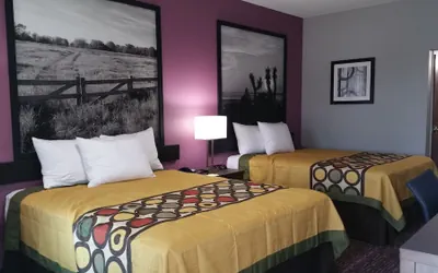 Photo 5 - Super 8 by Wyndham Carrizo Springs