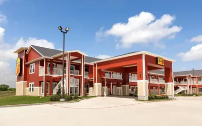Photo 2 - Super 8 by Wyndham Carrizo Springs