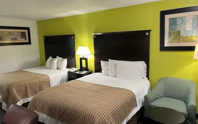 Photo 5 - Driftwood Inn