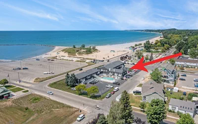 Photo 2 - Snyder's Shoreline Inn
