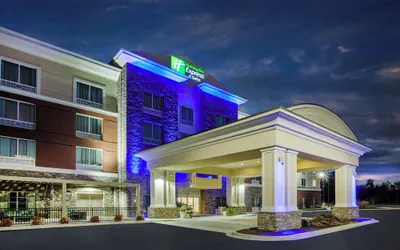 Photo 2 - Holiday Inn Express & Suites Lexington Park-California by IHG