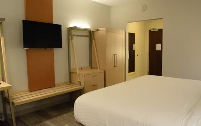 Photo 4 - Holiday Inn Express & Suites Lexington Park-California by IHG