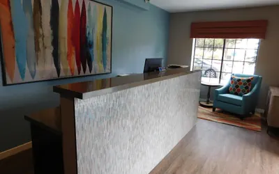 Photo 5 - Wave Street Inn