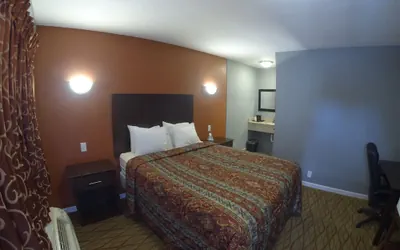 Photo 3 - Cozy Rest Motel