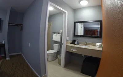 Photo 4 - Cozy Rest Motel