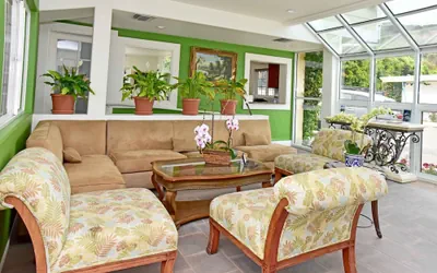 Photo 3 - Malibu Country Inn