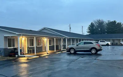 Photo 2 - Budget Inn Motel