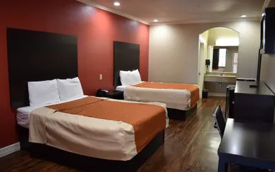 Photo 3 - Platinum Inn Katy