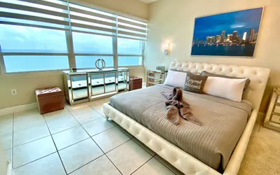 Photo 4 - Large Ocean front Penthouse