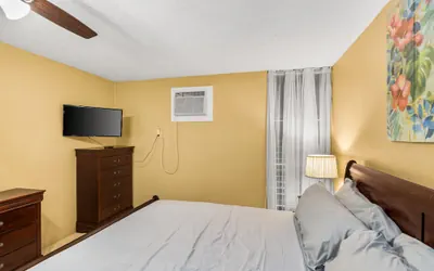 Photo 4 - A Getaway To A Getaway 1 Bedroom Condo by RedAwning
