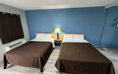 Photo 4 - Budget Inn