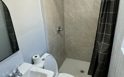 Photo 5 - Budget Inn