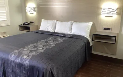 Photo 4 - Mayfair Inn Ontario Airport