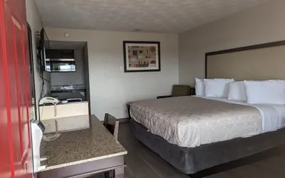 Photo 3 - Budget Inn
