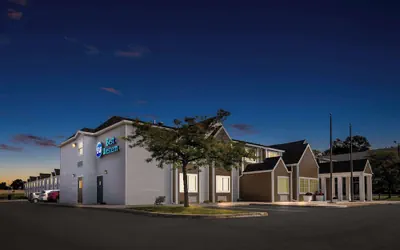 Photo 2 - Best Western Buffalo Inn & Suites
