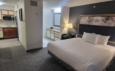 Photo 5 - Philadelphia Suites-Extended Stay