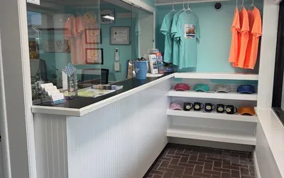 Photo 3 - The Beach House Motel & Suites