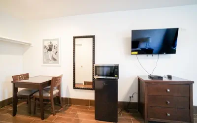 Photo 4 - SIGNAL HILL MOTEL