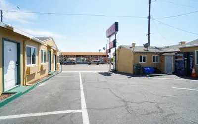 SIGNAL HILL MOTEL