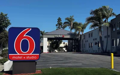 Photo 2 - Studio 6 Carson, CA