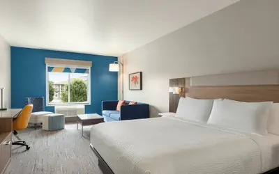 Photo 3 - Holiday Inn Express and Suites Bessemer Birmingham SW by IHG