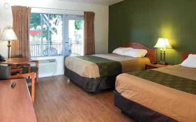Photo 3 - Garden Inn & Suites Oakland Airport