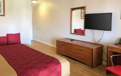 Photo 4 - Garden Inn & Suites Oakland Airport