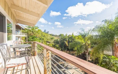 Photo 2 - Cozy Sunset Views W/ Lanai - Close To Beach 1 Bedroom Home by RedAwning