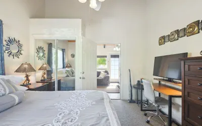 Photo 4 - Cozy Sunset Views W/ Lanai - Close To Beach 1 Bedroom Home by RedAwning