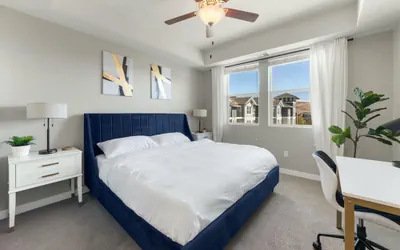 Photo 5 - Designer Apt With Jacuzzi Pool Mountain Views