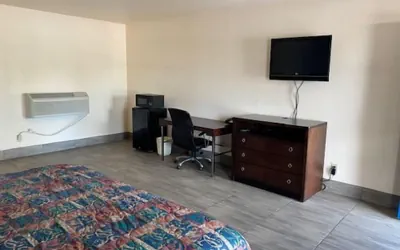 Photo 4 - Texas Inn