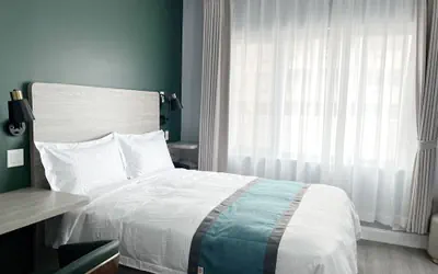 Photo 2 - Starlight Hotel