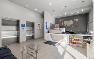 Photo 4 - Holiday Inn Express & Suites Bronx - Barnabas area by IHG