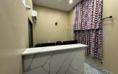Photo 2 - Moon Hotel Brooklyn