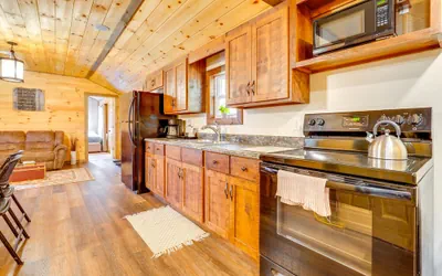 Photo 2 - Cozy Howard Cabin: Hike, Hunt + Fish!