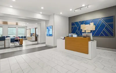 Photo 3 - Holiday Inn Express Asheville Woodfin by IHG