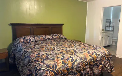 Photo 5 - Oak Motel Modesto CA