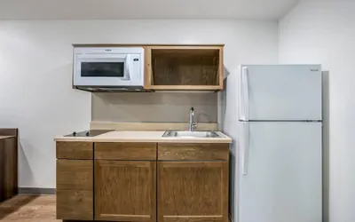 Photo 2 - Woodspring Suites Downers Grove - Chicago