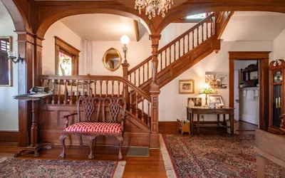 Photo 4 - The Oaks Victorian Inn